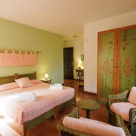 Hotel Ristorante Sa Pedrera Càbras Екстериор снимка